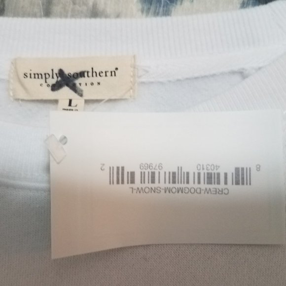 Last 1! Dog Mom Sweatshirt Simply Southern NWT - Picture 6 of 7